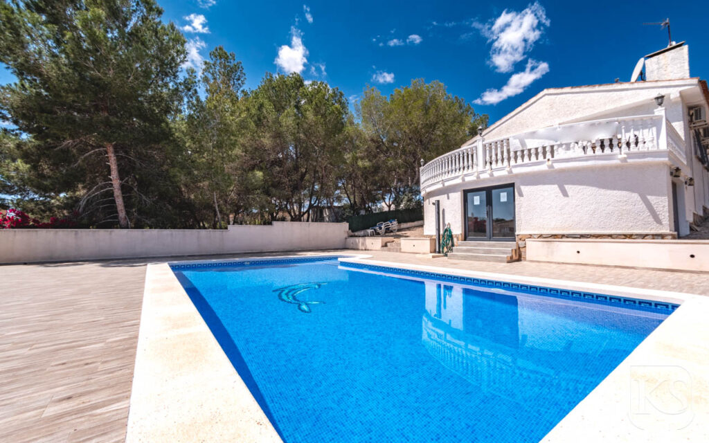 Casa Caroline - 3 Bed 2 Bath Large Plot with Private Pool in Campoverde